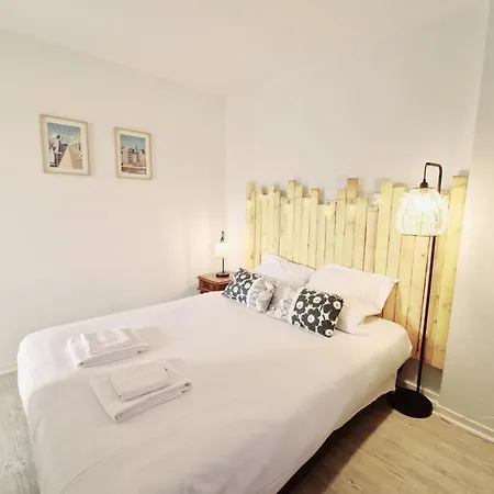 Family T2 With Pool And Garden In Apartment Touques