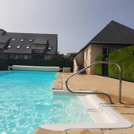 Family T2 With Pool And Garden In Apartment Touques